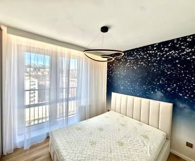 Nový, čiastočne zar. 4-i byt v centre na Račku, ihneď k nasťahovaniu