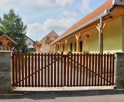 Na predaj zabehnutý penzión  s rodinným bývaním, Podhájska