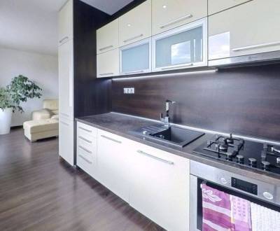 Prenájom 2-izbový luxusný byt v centre mesta Humenné