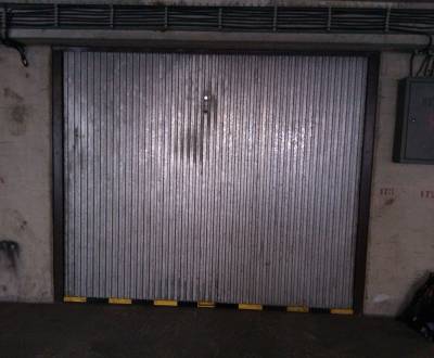 Garáž, ul. Dvojkrížna, Vrakuňa