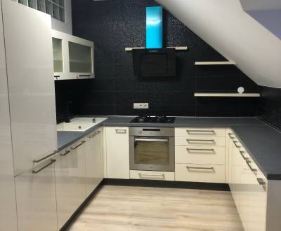 PRENÁJOM nadštandardný 4 izb., byt, ul. Rudlovská cesta, centrum B.B.