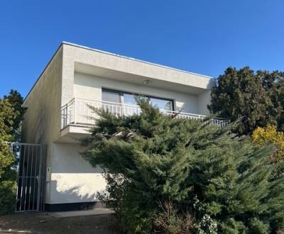 Predaj 4 izb. rekreačného domu v Senci na Slnečných jazerách