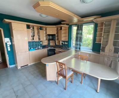 Na predaj 8 izbový rod. dom v lukratívnej časti - Rača