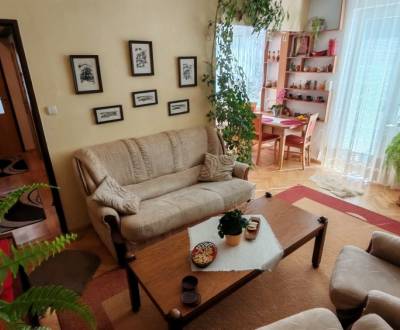 REZERVOVANÉ! Priestranný 2-izbový byt, balkón, rek., Beckovská,Trenčín