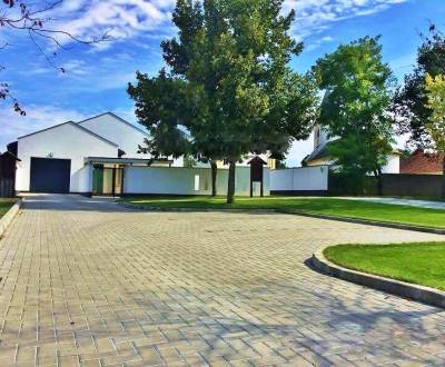 Priestranný 5-izbový rodinný dom s pohodlným dojazdom do Bratislavy 