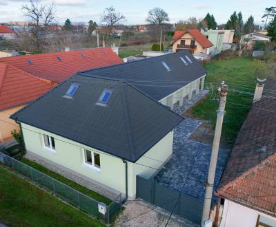 Rodinný dom po kompletnej rekonštrukcii -  1208 m2 - Čakajovce