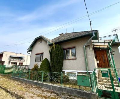 Priestranný rodinný dom - Betliar