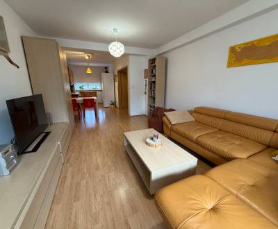  Veľký 3-i byt s balkónom a parkovacím miestom v Žiline-Závodí (MO)