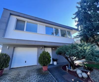 Na predaj: Krásny 5,5-izbový rodinný dom s garážou, terasou Sahy