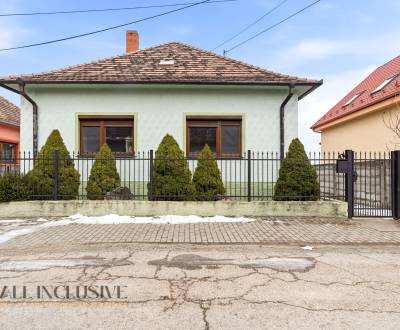 Na predaj zrekonštr.4-izb. rodinný dom, Čečínska Potôň