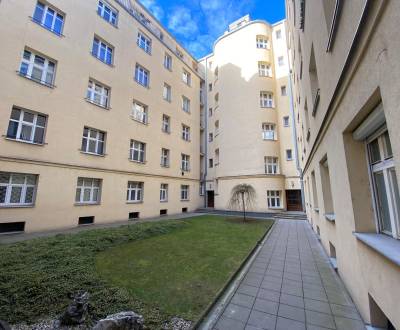 Predaj veľký 4,5 izbový byt, 141 m2, centrum Bratislava I