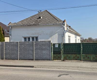 Na predaj rodinný dom v obci Sap, v tesnej blízkosti Dunaja.