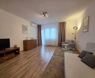 PRENÁJOM - Priestranný 3 izbový byt - Nitra, Centrum