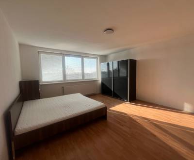 Priestranný 1i byt, zariadený, novostavba, Haanova, Petržalka