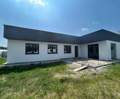 PREDAJ - Rodinný dom v obci Žíharec