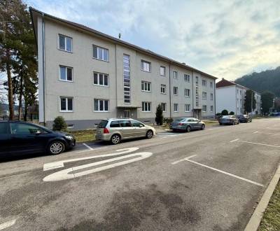 Na predaj 2,5 izbový byt v pôvodnom stave, 79 m2, Pod Sokolice, TN