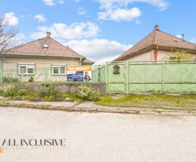 NA PREDAJ 3-IZBOVÝ RODINNÝ DOM, ĽÚČ NA OSTROVE