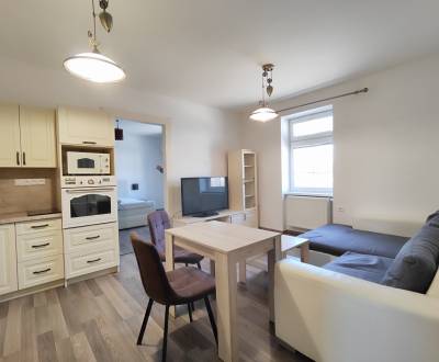 Na predaj: Moderný 2 izbový byt v centre Lučenca – Partizánska ulica