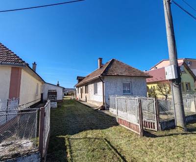 Chalupa pri Domaši – vaša oáza pokoja s výhľadom na vodu