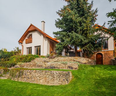 Pozrite si VIDEO 5 i RD na 1335 m2 POZEMKU, GARÁŽ, SAUNA, FITNESS