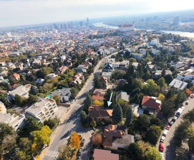 MUDROŇOVA – medzivojnová vila na HRADNOM KOPCI s veľkým pozemkom