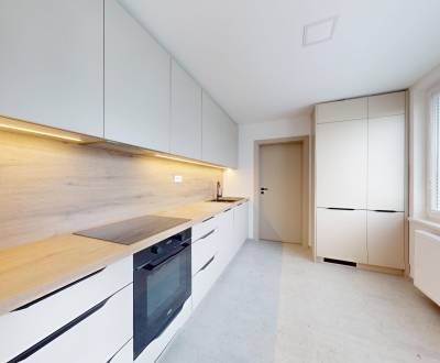 Kompletne zrekonštruovaný 3-izbový byt v obľúbenej lokalite Ružinova