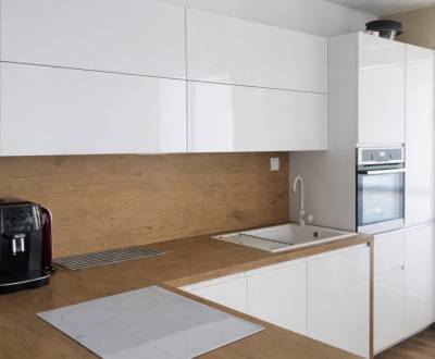 Na predaj priestranný slnečný 3izbový byt Čierna Voda 249.000,- Eur