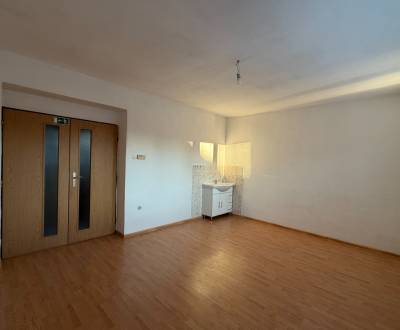 Prenájom priestoru na kozmet. služby v Piešťanoch REZERVOVANÝ