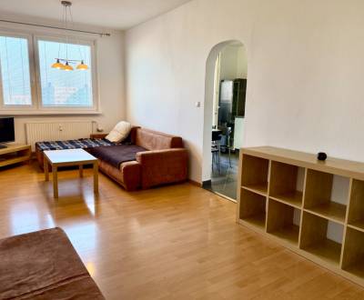 Na prenájom 3 izbový byt, Bratislava, Petržalka, Pečnianska ulica