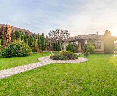 NA PREDAJ 4 IZBOVÝ RODINNÝ DOM , AMADEHO KRAČANY