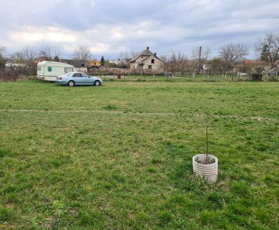 Na predaj udržiavaný pozemok Veľké Kosihy !