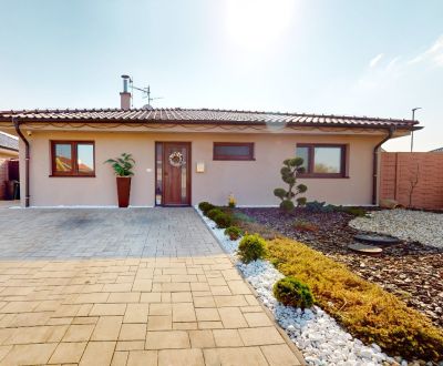 Moderný 4-izbový „EKO-KERAMICKÝ“ bungalov s bazénom v Holíči