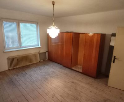 Na predaj 3-izbový rodinný dom v pôvodnom stave v meste Šurany.