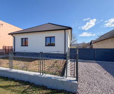 4 izbový rodinný dom po kompletnej rekonštrukcii - Oponice 