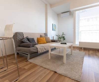 Moderný 2-izbový byt s parkovaním, Ružinov