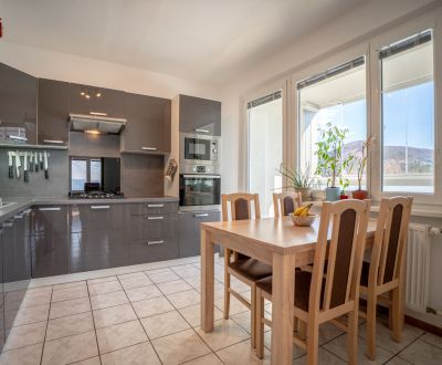 REZERVOVANÉ - 2i byt 62 m² + šatník, klíma a loggia– Dubnica nad Váhom