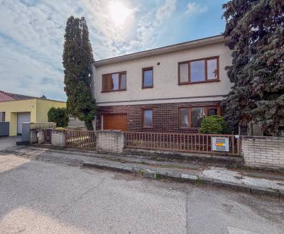 Krásny 5 izbový rodinný dom s garážou na Chrenovej - 6,3 á