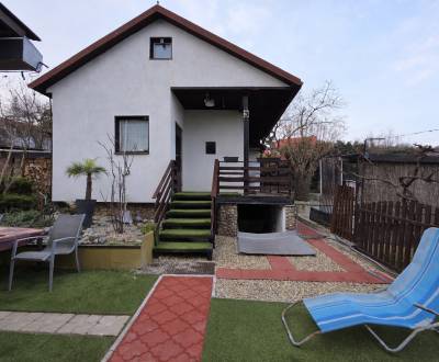 CHATA S POZEMKOM V KAVEČANOCH, ČASŤ VITALINA