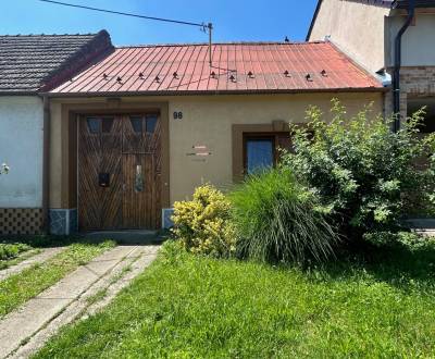 Na predaj starší rodinný dom v obci Budmerice 541m2