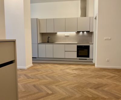 I Prenájom Priestranný 1,5-izbový apartmán s terasou