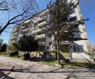 ,Predaj 2 izbový byt,61 m2,Riazanská ul,top lokalita pri OC VIVO