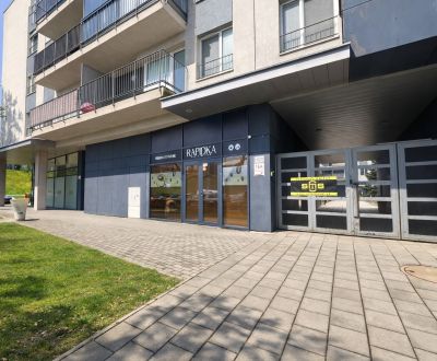 PRIESTOR S POTENCIÁLOM PRE KAVIAREŇ, SHOWROOM - RUŽINOV, HRACHOVÁ