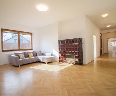 Pozrite si JEDINEČNÝ, VEĽKÝ 3i byt s 2x LODŽIOU, KRBOM a PARKOVANÍM