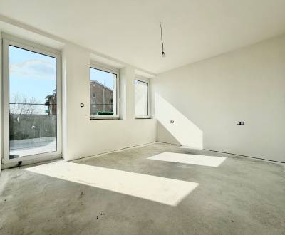 Na predaj slnečný 2i byt s terasou, parkovanie, novostavba Svinná