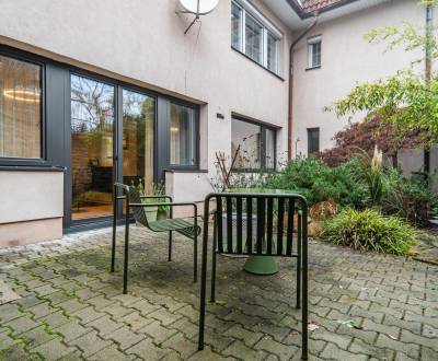 Luxusný a veľký 4-izb. byt so záhradou/ tichá lokalita / súkromie