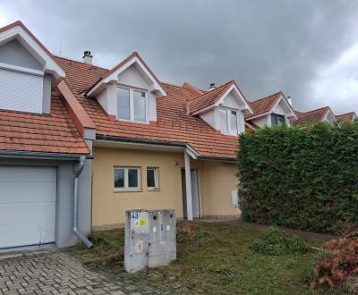 PREDAJ – 4-izbový rodinný dom v radovej zástavbe s garážou