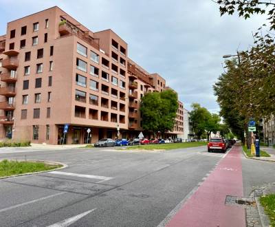 PRENÁJOM 1 izbový byt, 40 M2, Bratislava, Ružinov, Košická ulica, NIVY