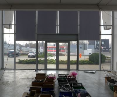 Obchodný priestor na prenájom pri ceste o ploche  372 m2 