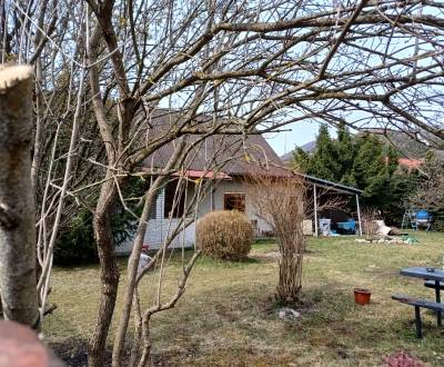 Rodinný dom- chalupa  s pozemkom 562 m2 VRÍCKO okr. Martin