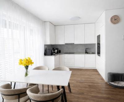 Predaj 3-izbový byt s terasou 20m2, parkovanie, Dunajská Lužná